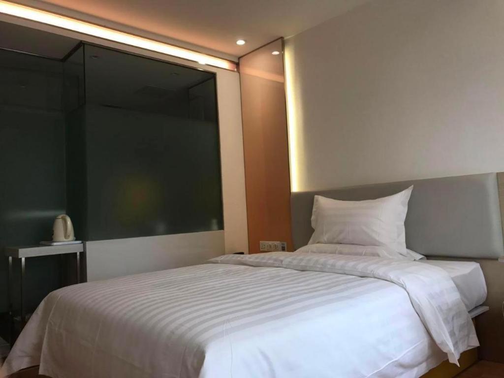 7 Days Panjiayuan Antique Cancer Hospital 2* Beijing