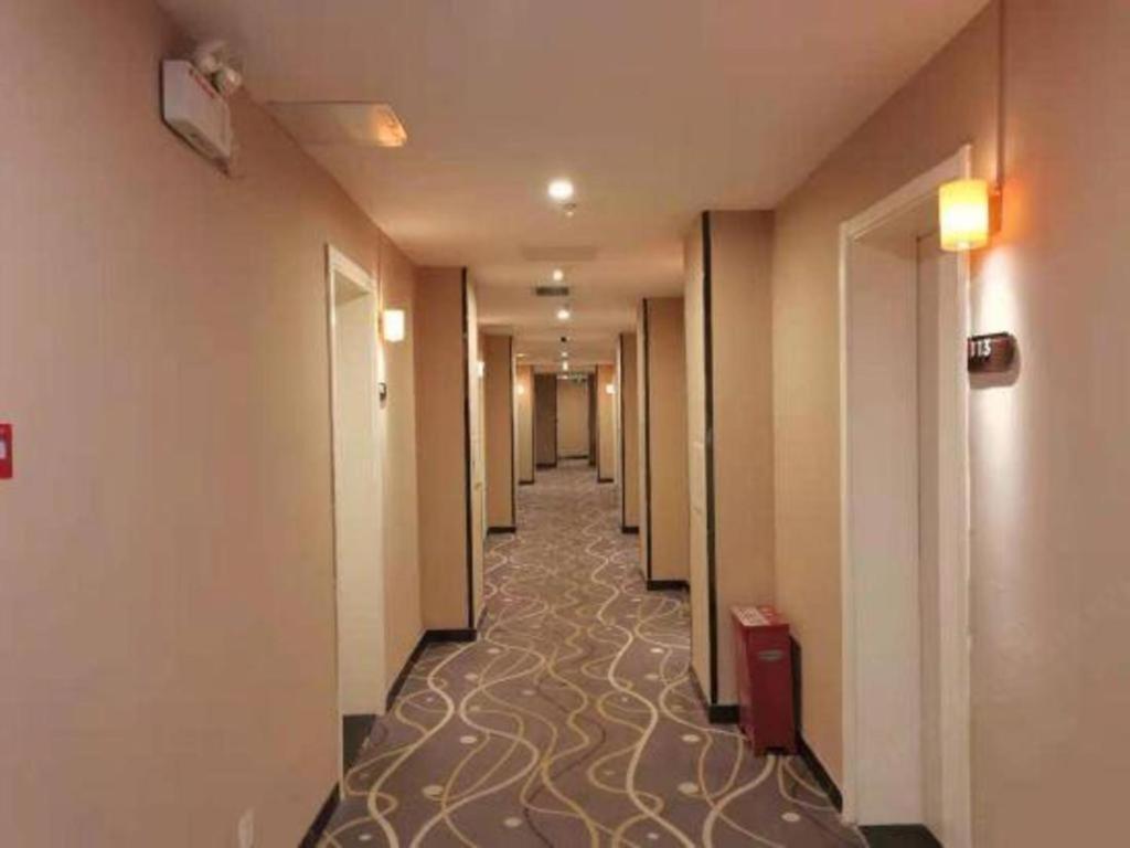 7 Days Panjiayuan Antique Cancer Hospital Hotel